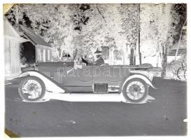 cca 1920 Automobil, vintage üveglemez negatív, 12x16 cm