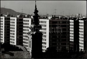 cca 1978 Gebhardt György (1910-1993): Budapesti városképek, 2 db vintage fotó, az egyik feliratozott, 29x39 cm és 27x39 cm