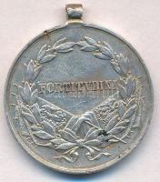 1917. "Károly Ezüst Vitézségi Érem II. osztálya" peremen jelzett Ag kitüntetés. Szign.: Ka...