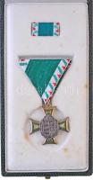 1992. "Honvédelemért Kitüntető Cím II. osztálya" zománcozott ezüstözött kitüntetés mellszalagon, nem saját dísztokban T:2 Hungary 1992. "Title of Merit For Defence 2nd grade" enamelled silvered decoration with ribbon, not in original case C:XF NMK 792.