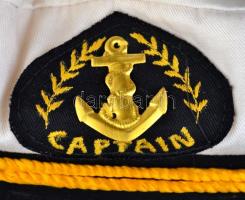 3 db közlekedési dolgozó sapka: Malév, MÁV, MAHART