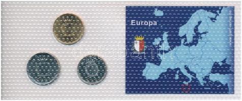 Vegyes: Málta 2001. 1c Cu-Ni + 5c Cu-Ni + 2002. 2c Cu-Zn forgalmi sor lezárt műanyag tokban + Szlové...