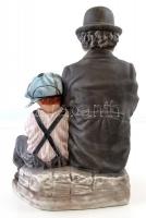 Poema Artistic Emil Cretu Chaplin és "A kölyök", festett bisquit porcelán, jelzett, kopott...