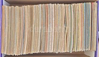 800 db MODERN magyar képeslap (tájak, városok, épületek, idegenforgalmi nevezetességek, térképek, st...