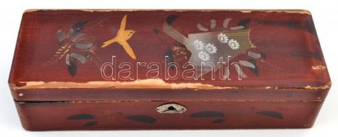 Vegyes bolhapiac tétel: régi kulcsok, kerámia egyebek fa dobozban