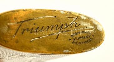 ca 1940 Régi Triumph német benzines öngyújtó, ezüstözött díszes tokkal, 5,5x3,5 cm