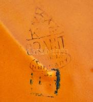 Vegyes porcelán és kerámia tálak, tányérok, falikép, összesen: 18 db, néhányon apró lepattanás,