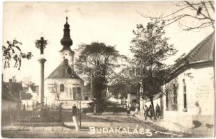 1935 Budakalász, utcakép templommal, katonák automobillal. photo