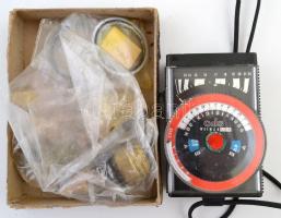 Vegyes fényképező kellék tétel: 3 db régi fénymérő, köztük Zeiss Ikon, különféle szűrők