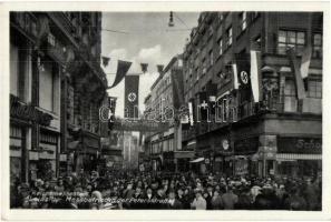 Leipzig, Reichsmesserstadt, Messbetrieb in Peterstrasse / NS flags, swastika, So. Stpl