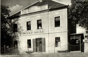 Balatonberény - 8 db modern képeslap; KSZKBI és OKISZ üdülő, strand, utca