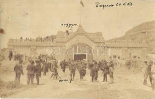 1912 Badacsony, Állami pince épülete munkások csoportjával, photo