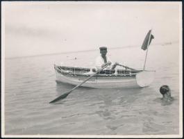 cca 1930 Mentőcsónak Balatonfürednél a vízen, fotó, 8,5x11,5 cm