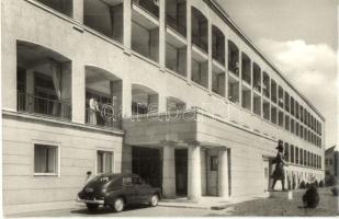 Budakeszi - 5 db MODERN képeslap; Fodor József gyógyintézet, tanácsháza, gyógyszertár, MÁV szanatóri...