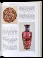 Hárs Éva: Zsolnay Pécs. Bp., 1996, Helikon. Kiadói egészvászon-kötés, kiadói papír védőborítóban