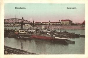Komárom, Komárno; Duna részlet. Torontál oldalkerekes vontató gőzhajó lebontott kerékállással, javításon a MFTR hajóműhelyében / Hungarian towing steamship on repair