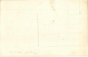 Torpedó beemelése egy osztrák-magyar torpedó rombolóba / K.u.K. Kriegsmarine, Inserting a torpedo in...