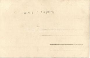 SMS Aspern osztrák-magyar Zenta-osztályú védett cirkáló matrózai a fedélzeten / K.u.K. Kriegsmarine,...