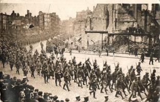 1916 WWI Lille occupied by the German troops, soldiers marching in the city amongst the ruins. photo (EK)