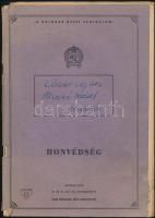 cca 1950-60 Lőszer ag.ism. füzet, benne sok ábrával, köztük színesekkel is, a végén egy 7 oldalas írással, a füzet elvált a borítótól, a borító szakadozott.