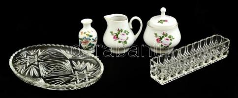 Vegyes bolhapiac tétel: porcelánok, üveg kínálók, fém váza.