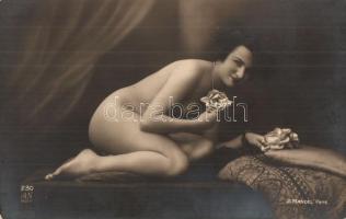 Erotic nude lady. J. Mandel phot. AN Paris 230. (non PC)