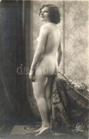Erotic nude lady. Léo Paris 156. (non PC)