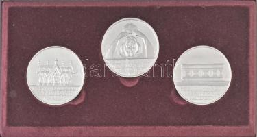 Fülöp Zoltán (1951-) 1994. "Magyar Szentek II - Szent Erzsébet" jelzett Ag emlékérem (32,4...