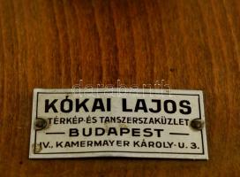 cca 1920 Földgömb, Magyar kir Térképészeti Intézet, Kókai Lajos kiadása. Mérték:1:60 millióhoz, fa t...