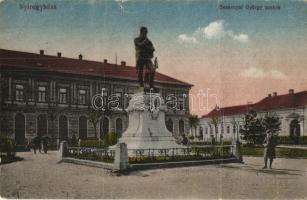 Nyíregyháza, Bessenyei György szobra (fa)