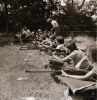 Sinka Antal (?-?) hagyatékából (aki a velencei AGROKOMPLEX fotósa volt az 1960-as, 1970-es években) ...