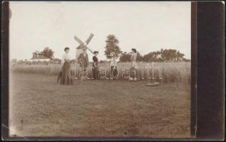 cca 1908 Alföldi szélmalom egy privát emlékképen, 9x14 cm / windmill in Hungary, 9x14 cm