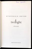 Stephenie Meyer: Twilight - Alkonyat. Szeged, 2009, Könyvmolyképző. Kiadói papírkötés, kissé gyűrött...