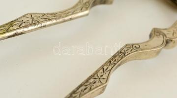 Ezüst (Ag.) rugós cukorfogó, jelzett, mesterjeggyel, h: 14,5 cm, nettó:24 g