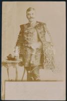 1905 palotási Világhy Gyula (1857-?) országgyűlési képviselő, jogtudós fényképe díszmagyarban aláírásának képével. Fotólap postán elküldve 9x15 cm