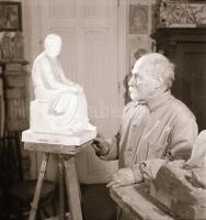 cca 1955 Medgyessy Ferenc (1881-1958) szobrászművészről készült 4 db vintage negatív, Kotnyek Antal ...