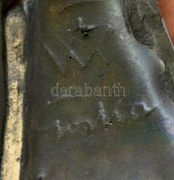 Gorka Géza (1894-1971): Figurális art deco gyufatartó-hamuzó, fekete-narancssárga mázzal, jelzett (N...