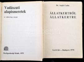 4 db vadászat témájú könyv: Vadászati alapismeretek. (Bp., 1975); Anghi Csaba: Állatkertről állatker...