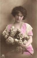 4 db régi hölgyek motívumlap / 4 pre-1945 ladies motive cards