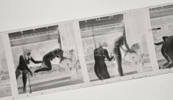 cca 1972 Erotikus és pornográf fotónegatívok, 23 felvétel 2 tekercsen, az egyik képen kis sérülés, 5...