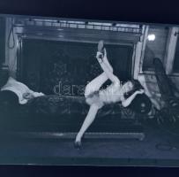 cca 1972 Erotikus és pornográf fotónegatívok, 23 felvétel 3 tekercsen, 5,5x5,5 cm