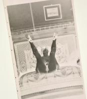 cca 1972 Erotikus és pornográf fotónegatívok, 23 felvétel 3 tekercsen, 5,5x5,5 cm