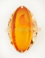 Arany (Au) 14K gyűrű, borostyán kővel, jelzett, méret: 58, bruttó: 6,2 g