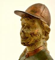 cca 1900 Jelzés nélkül: Hölgy lovas kobakban (büszt), festett spiáter, m: 22 cm