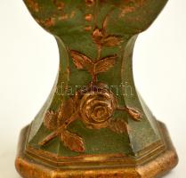 cca 1900 Jelzés nélkül: Hölgy lovas kobakban (büszt), festett spiáter, m: 22 cm