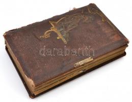 cca 1860-1900 kb 60 db keményhátú fotót tartalmazó szecessziós rézveretekkel díszített fotóalbum. Az...