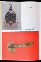 Köpeczi Béla (szerk.): Erdély története napjainkig I-III. kötet. Budapest, 1988, Akadémiai Kiadó. Ki...