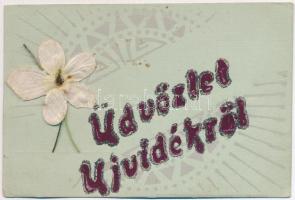 Újvidék, Nodi Sad; Üdvözlőlap textilvirággal / Decorated greeting card with textile flower