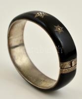 cca 1880 Ezüst(Ag) gyászékszer karperec, jelzett, 6,5x6 cm, bruttó: 33,6 g