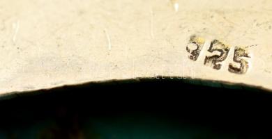 Türkizzel és korallal díszített ezüst(Ag) medál, jelzett, 3,5x3 cm, bruttó: 16,5 g